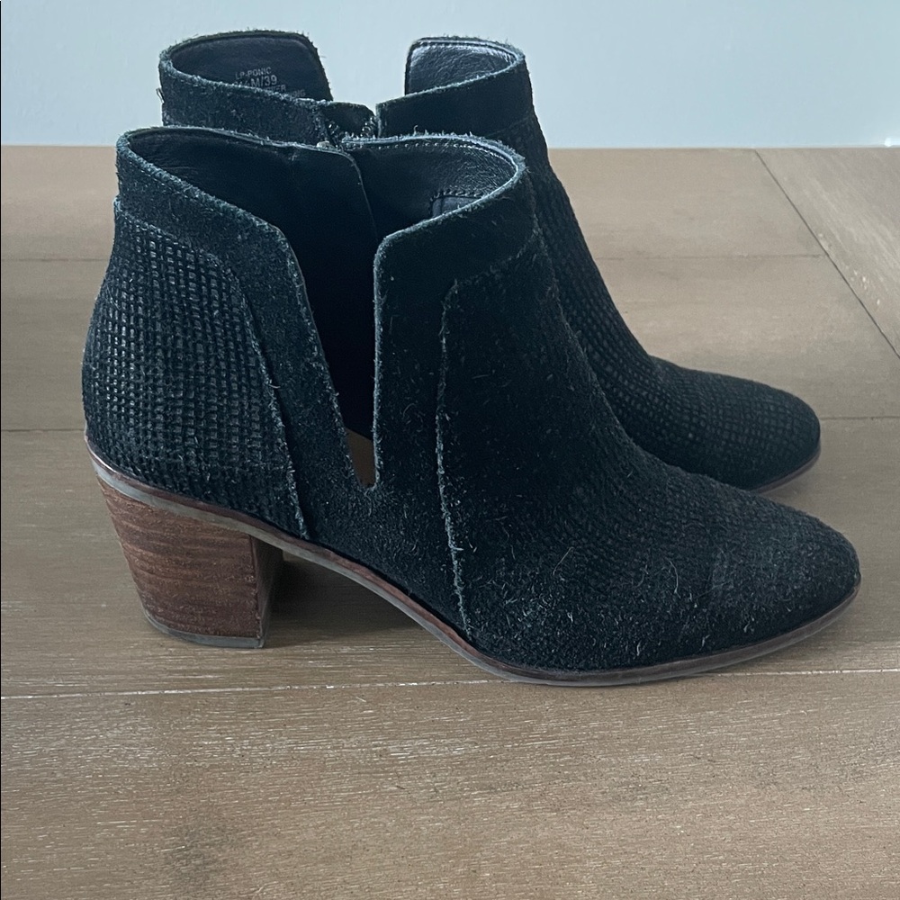Lucky Brand Black Textured Ankle Booties